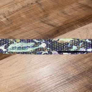 Lulu lemon head band (rare)